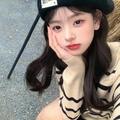 狐狸躲进洞